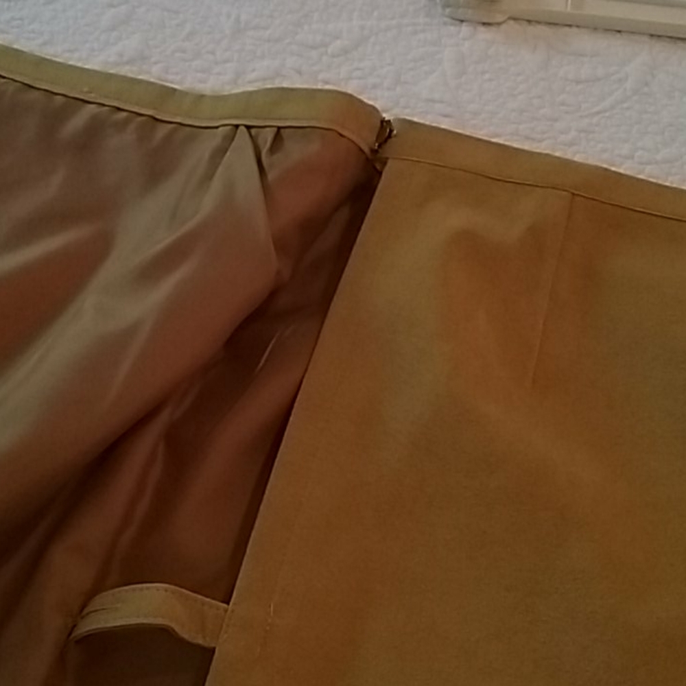 Skirt - Picture 3 of 4